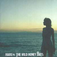 ＜avex mu-mo＞ 白浜（HARU & THE WILD HONEY BEES）画像