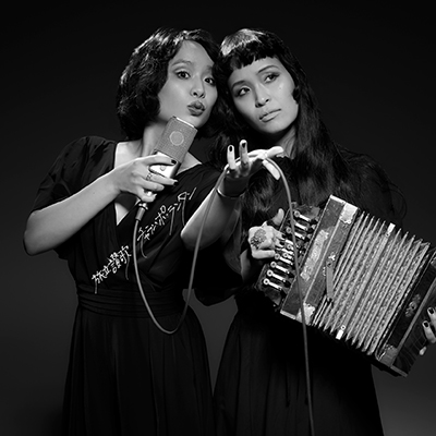 ]́iCD+Blu-ray Discj